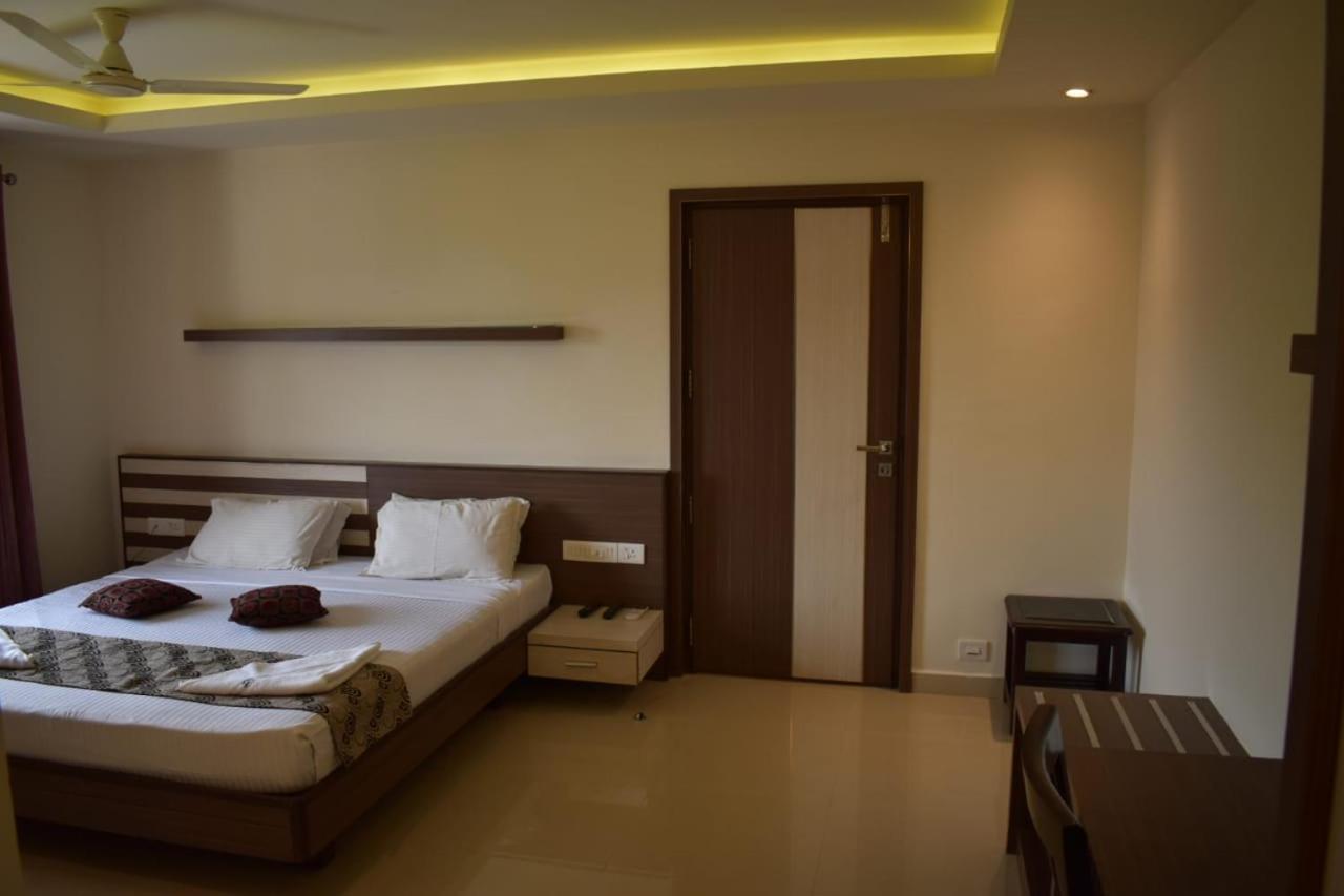 Hotel South Regency, Ernakulam Kochi Zewnętrze zdjęcie